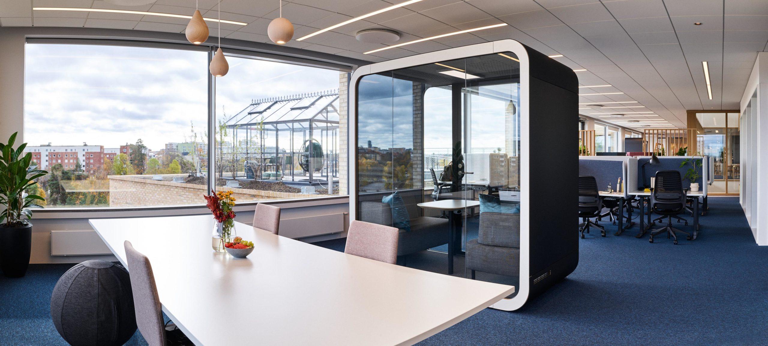 SOUNDPROOF PHONE BOOTHS & MEETING PODS